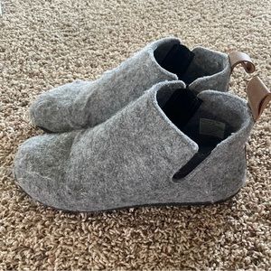 Men’s slippers